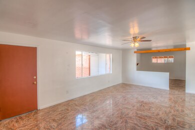 7 Living Room photo b