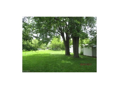 4364 E Lake Rd, Sheffield Lake, OH 44054 - photo 2