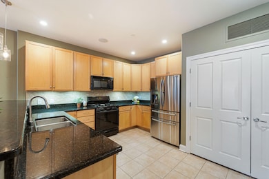 Kitchen w/door to washer/dryer