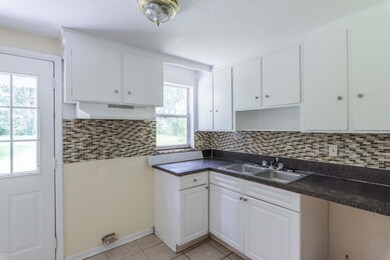 4811 Ducheneau Dr, Jacksonville, FL 32210 - photo 5