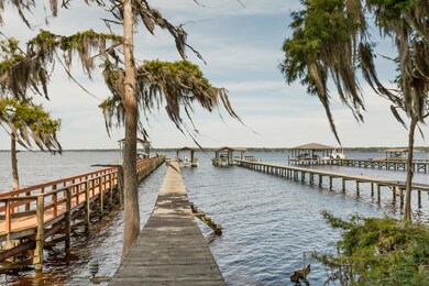 390' Dock & Boathouse