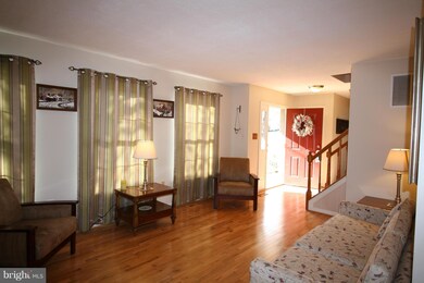 202 Edenberry Ct, Sterling, VA 20164 - photo 3