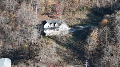 1420 White Hollow Ln, Lafayette, TN 37083 - photo 3