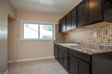 5265 Arch St, Maple Heights, OH 44137 - photo 5