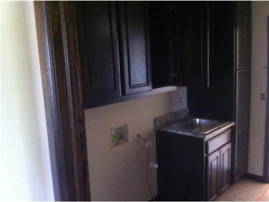 Other. Utility Room. 3 cm granite counter w/ scrub
