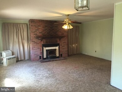 40 Peachfield Ln, Willingboro, NJ 08046 - photo 2