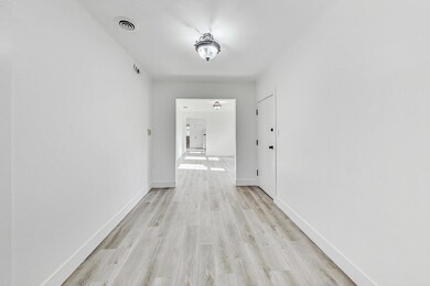 6147 N Richmond St unit 2, Chicago, IL 60659 - photo 4