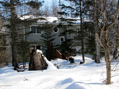 Quiet area, good privacy.