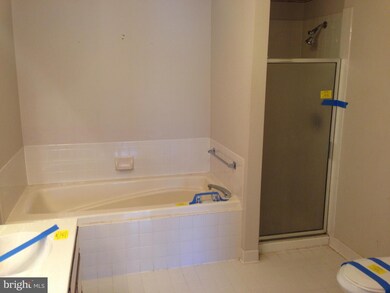 8036 Galla Knoll Cir, Springfield, VA 22153 - photo 7