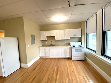 11 Lawrence St unit 606, Lawrence, MA 01840 - photo 3