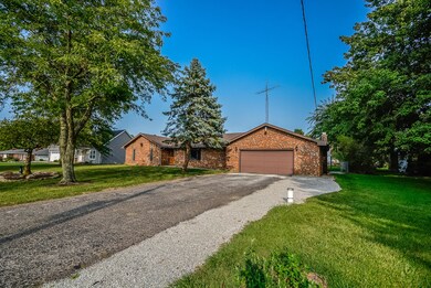 19036 Wapakoneta Cridersville Rd, Wapakoneta, OH 45895 - photo 2