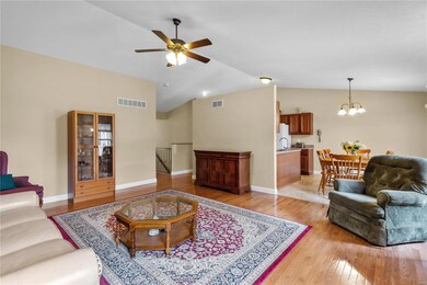 2080 Briarbend Ct, Maryville, IL 62062 - photo 7