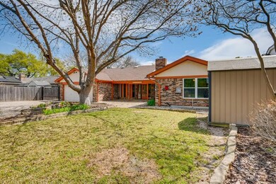 204 W Louella Dr, Hurst, TX 76054 - photo 2