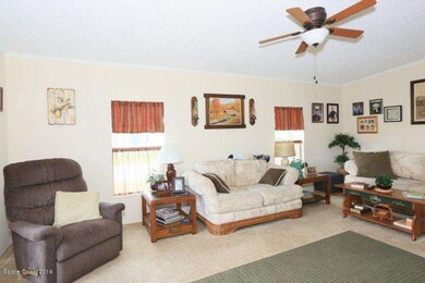 479 Marlin - Living room - View 2