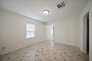 7820 Melrose St, Houston, TX 77022 - photo 4