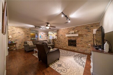 413 Edgewood Dr, Pineville, LA 71360 - photo 7