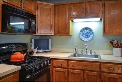 54 Danforth Ct, Haverhill, MA 01832 - photo 4