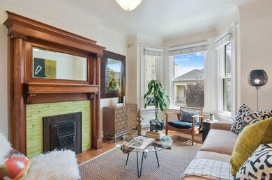 Spacious living room with a Bay window, wood floor