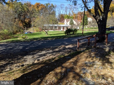 3320 S 7th St, Emmaus, PA 18049 - photo 3