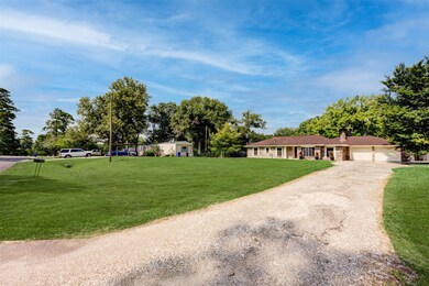 12903 Shady Ln, Old River-Winfree, TX 77535 - photo 3