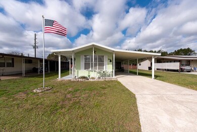 5401 Antigua Dr, Zephyrhills, FL 33541 - photo 2