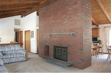 22 Causeway St, Hudson, MA 01749 - photo 2