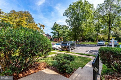 6686 Midhill Place, Falls Church, VA 22043 - photo 4