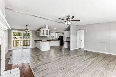 559 Je Woody Rd, Springtown, TX 76082 - photo 7