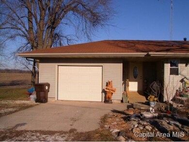 2179 Arcadia Rd, Jacksonville, IL 62650 - photo 4