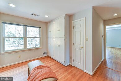 1600 River Farm Dr, Alexandria, VA 22308 - photo 5
