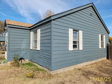 1806 Coffee St, Pampa, TX 79065 - photo 3