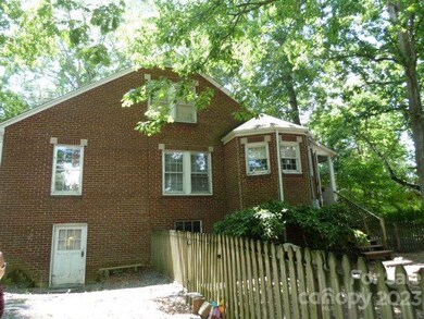 106 N Walnut St, Salisbury, NC 28146 - photo 3