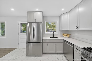 2211 Birchwood Pkwy, Woodridge, IL 60517 - photo 3