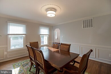 11513 Evelake Ct, Gaithersburg, MD 20878 - photo 4