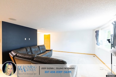 903 Leal St, Douglas, WY 82633 - photo 2