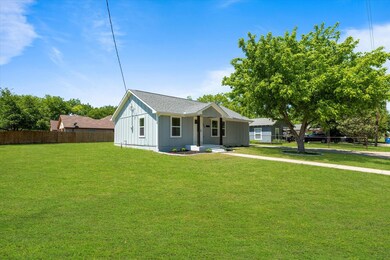 305 S Carlton St, Ennis, TX 75119 - photo 2