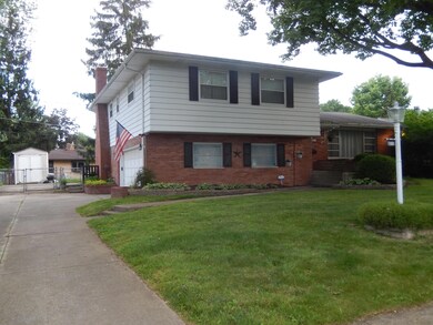 1301 Gumwood Dr, Columbus, OH 43229 - photo 2