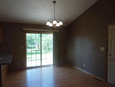 1315 10th St SW, Jamestown, ND 58401 - photo 5