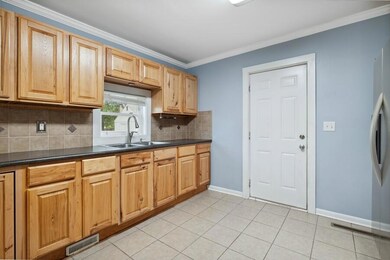 05_406NElm_177001_Kitchen_LowRes