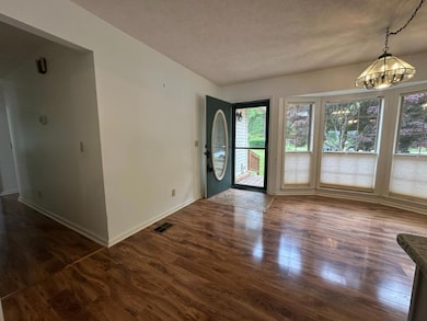 2 Foyer