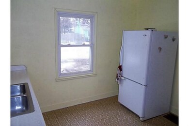 533 W 9th St N, Newton, IA 50208 - photo 4