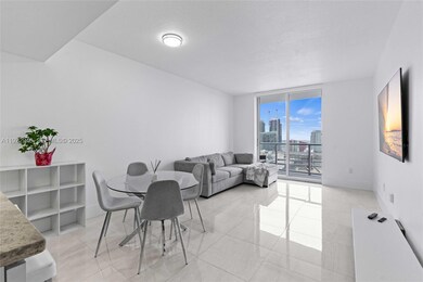 185 SW 7th St unit 3314, Miami, FL 33130 - photo 4