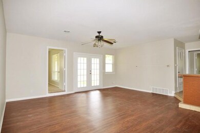 1117 Trailwood Dr, Hurst, TX 76053 - photo 6