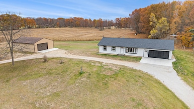 Full Circle Gravel Driveway