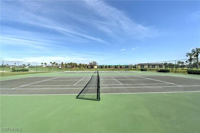 tennis & pickleball courts