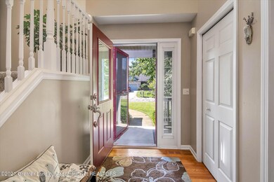 06-2502 Golfview Cir-WindowStill-Real-Es