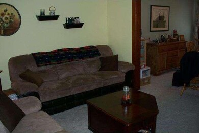 904 W 3rd St, Lansdale, PA 19446 - photo 2