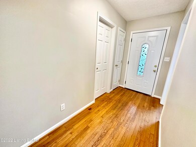 114 Aulbern Dr E, Mount Washington, KY 40047 - photo 5