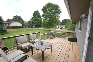 Wonderful 2 tier deck right outside your dining ro