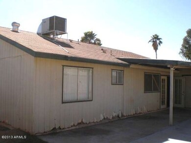 023-276880 back left